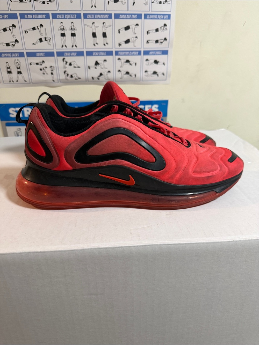 Nike Men's Red and Black Air Max 720 Low-Top Sneakers
